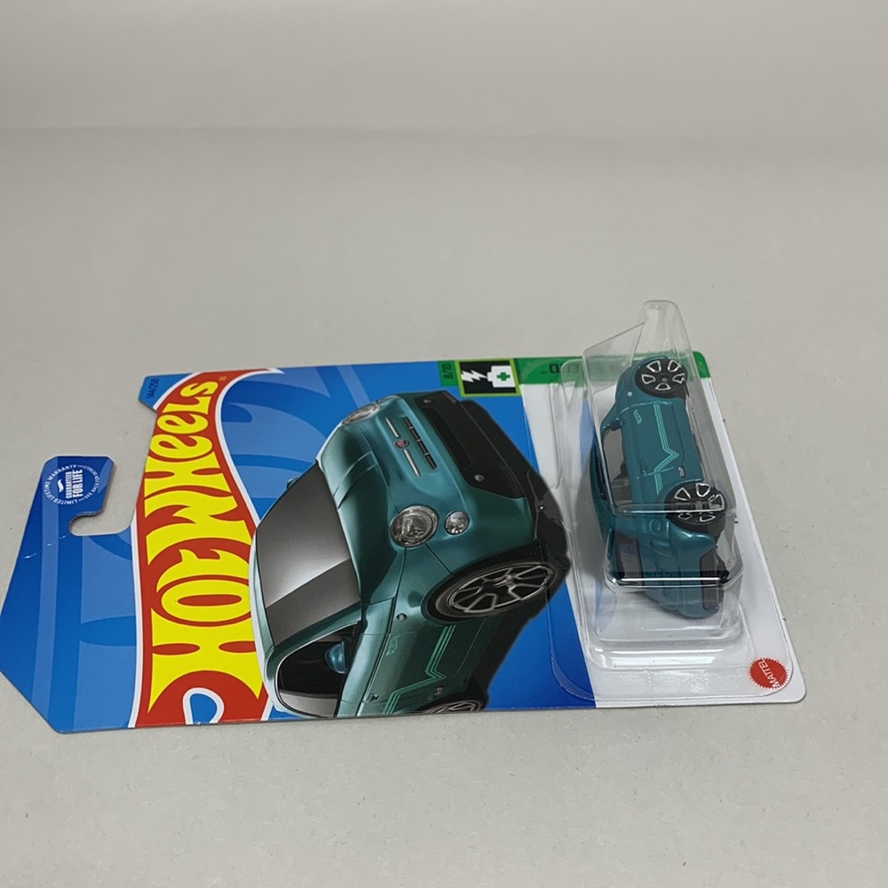 Hot Wheels Fiat 500e HW green speed car toy new by Mattel 144/250 - Picture 5 of 17